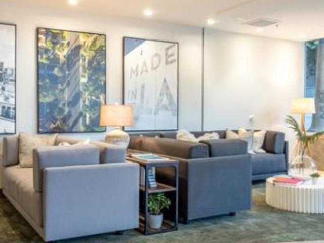 1 Br, 1 bath, Apartment 1111 Wilshire Boulevard