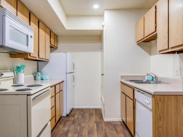 1 Br, 1 bath, Apartment 1201 E Ponderosa Pkwy