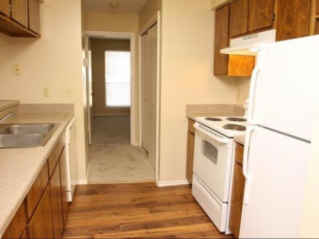 1 Br, 1 bath, Apartment 1400 Sierra Springs Dr