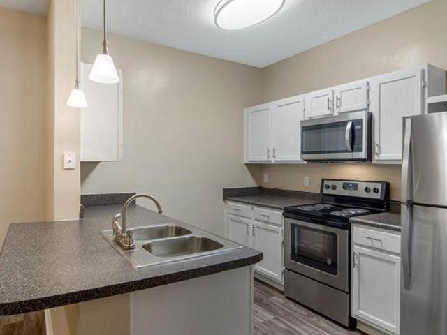 1 Br, 1 bath, Apartment 1501 Renaissance Dr NE