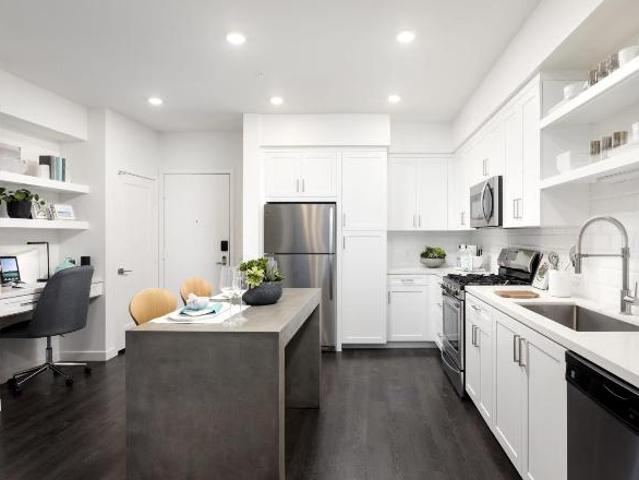 1 Br, 1 bath, Apartment 1660 Metro Avenue