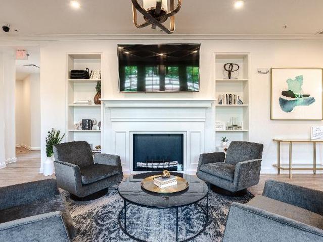 1 Br, 1 bath, Apartment 195 W Main St