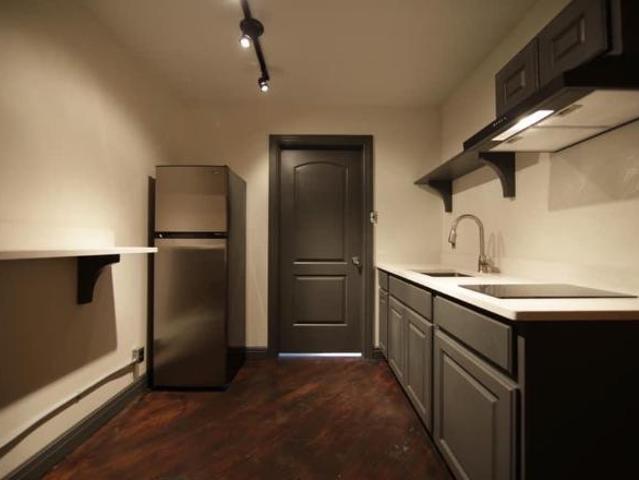 1 Br, 1 bath, Apartment 201 S Chaparral St