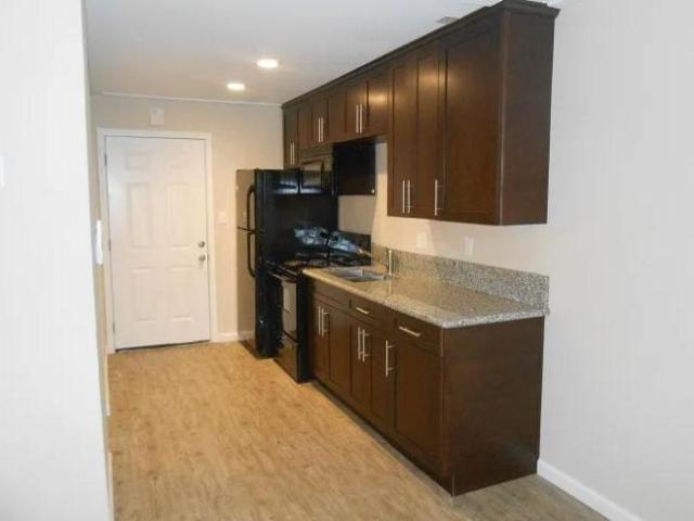 1 Br, 1 bath, Apartment 3701 Crowell Rd