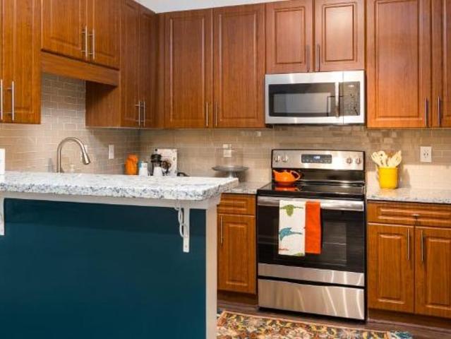 1 Br, 1 bath, Apartment 433 Highland Avenue NE