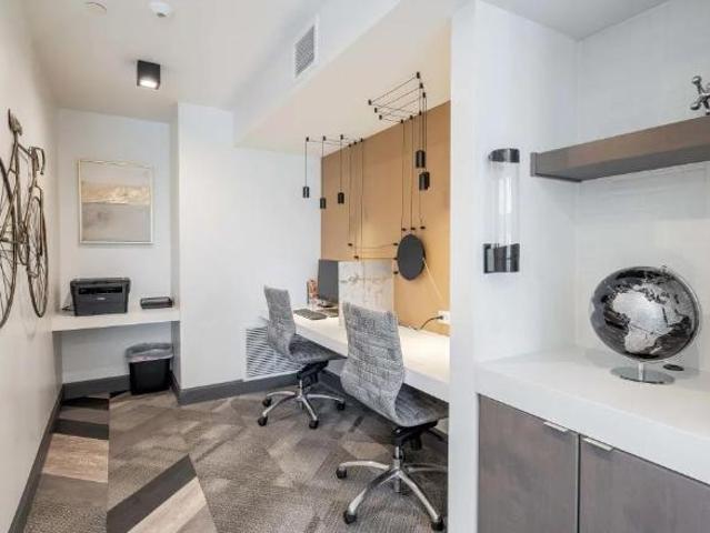 1 Br, 1 bath, Apartment 6015 N Interstate Ave