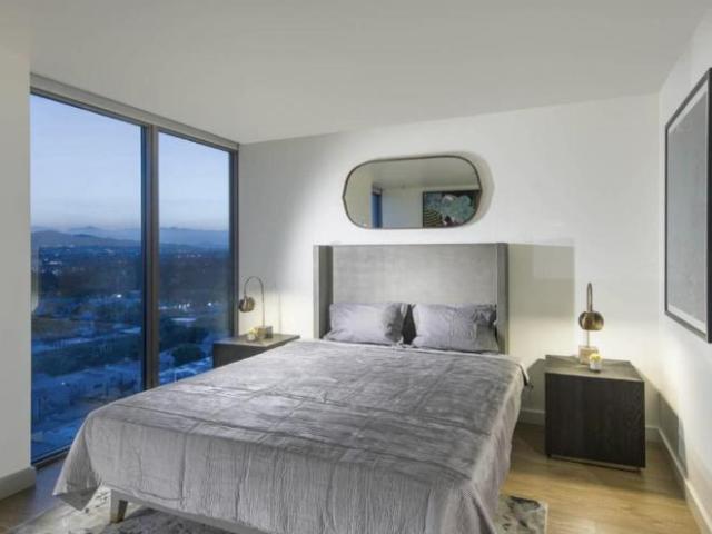 1 Br, 1 bath, Apartment 6245 Wilshire Blvd