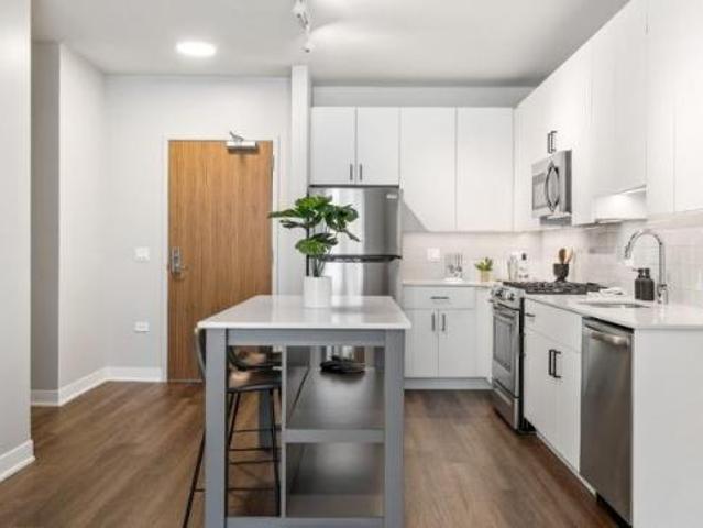 1 Br, 1 bath, Apartment 7215 District Ave