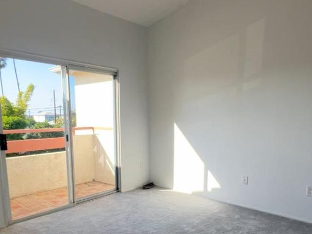 1 Br, 1 bath, Condo 450 Stoney Point Way