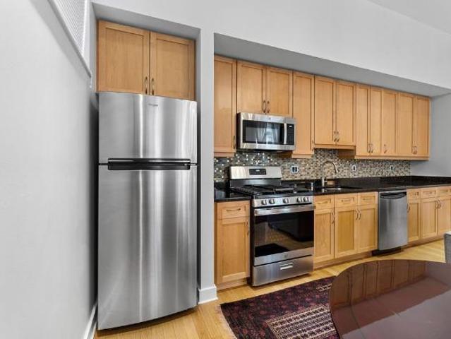1 Br, 1 bath, Condo 675 E St NW