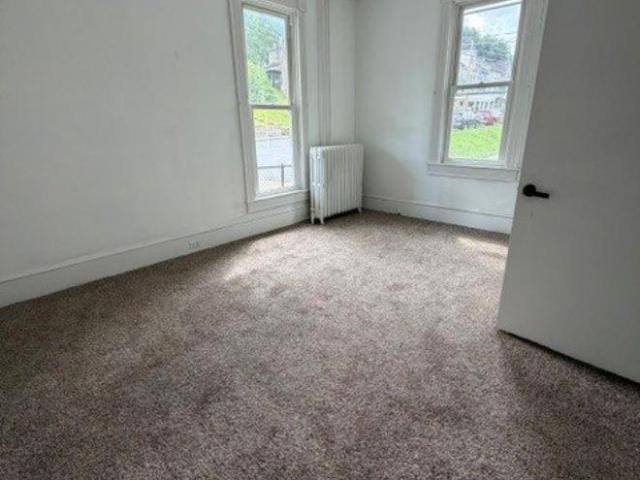 1 Br, 1 bath, Condo 869 W Spruce St
