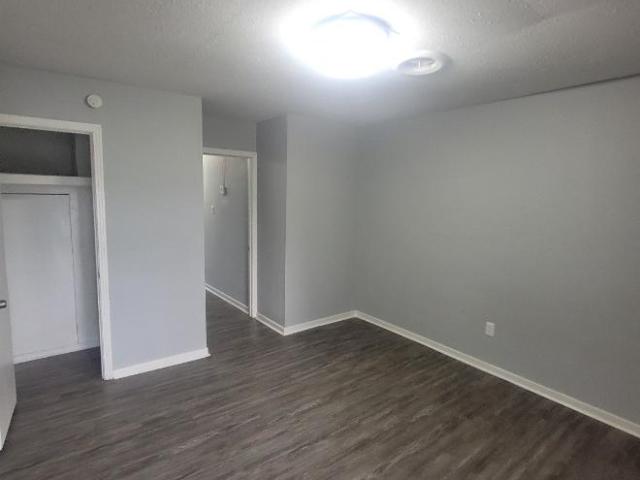 1 Br, 1 bath, Condo 225 West Mcdowell Rd