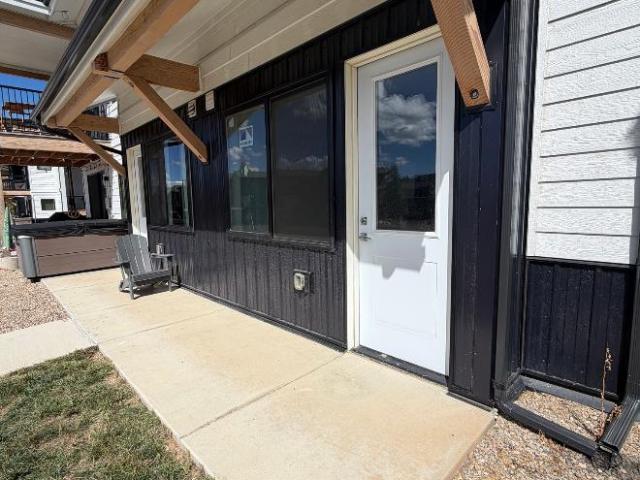 1 Br, 1 bath, Condo 281 W Meadow Mile
