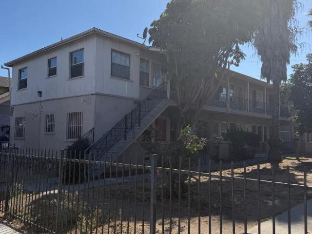 1 Br, 1 bath, Condo 3965 S Normandie Ave