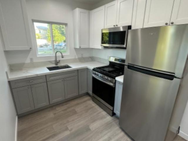 1 Br, 1 bath, Single Family 17114 Cantlay St