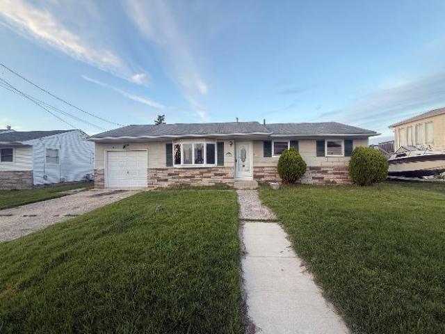 1 Br, 1 bath, Single Family 18 W Delaware Dr