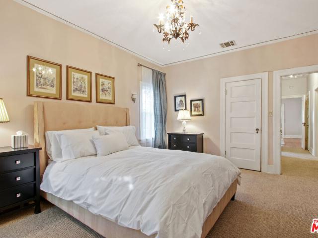 1 BR, 1 BA Apartment North Plymouth Boulevard, Los Angeles, CA 90004