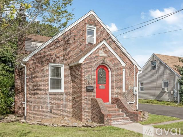 1 BR, 1 BA Apartment Staples Street, Unit 1, South Farmingdale, NY 11735