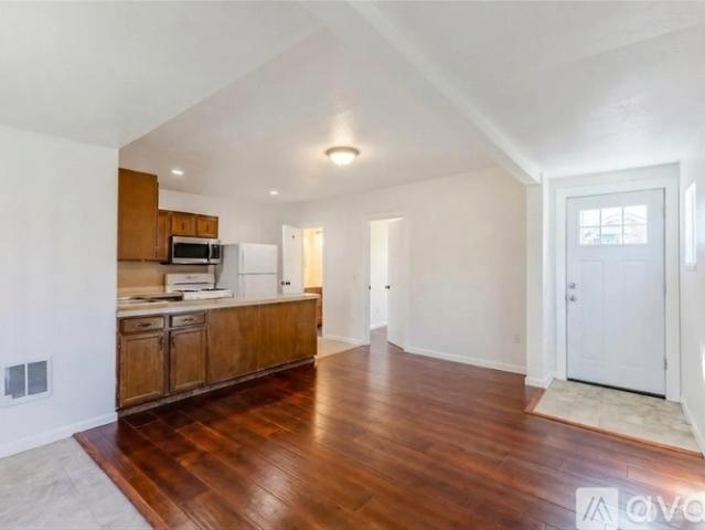 1 BR, 1 BA Apartment 1405 North 11 Th Street, Unit Apt. D, Tacoma, WA 98403