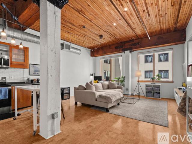 1 BR, 1 BA Apartment 1420 Northwest Lovejoy Street, Unit 526, Portland, OR 97209