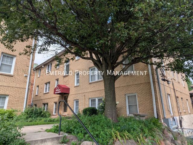 1 BR, 1 BA Apartment 1422 E State St, Rockford, IL 61104