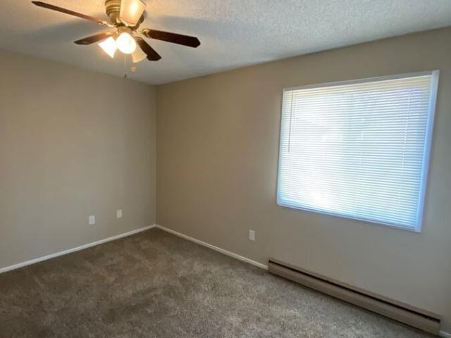 1 BR, 1 BA Apartment 1426 1st Ave. E Newton, IA 50208