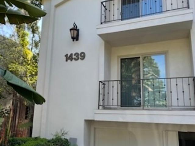 1 BR, 1 BA Apartment 1439 South Bundy Drive, Unit 8, Los Angeles, CA 90025