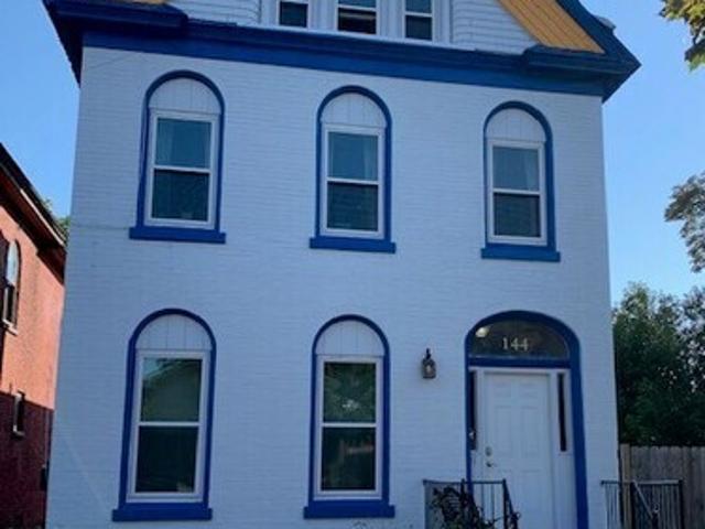 1 BR, 1 BA Apartment 144 Cottage Street, Unit Upper, Buffalo, NY 14201