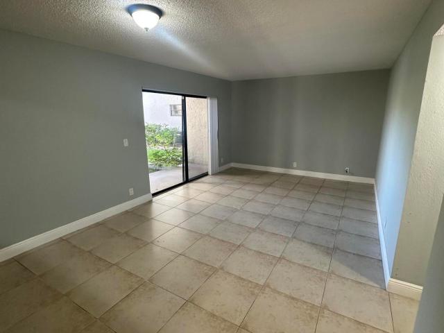 1 BR, 1 BA Apartment 1475 Lake Crystal Drive, West Palm Beach, FL 33411