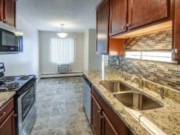 1 BR, 1 BA Apartment 1492 Charlton Street Unit 207, Saint Paul, MN 55118