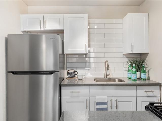 1 BR, 1 BA Apartment 1502 West Glendale Avenue Unit 114, Phoenix, AZ 85021
