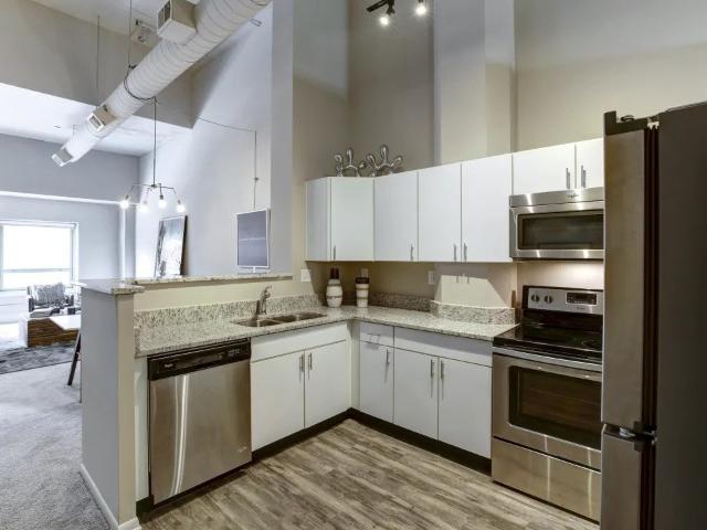 1 BR, 1 BA Apartment 151 West Seventh Street Unit 502, Cincinnati, OH 45202