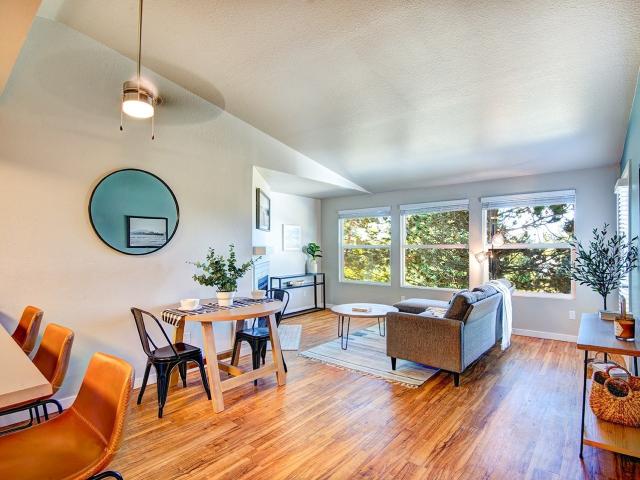 1 BR, 1 BA Apartment 1520 West Casino Road Unit B202, Everett, WA 98204