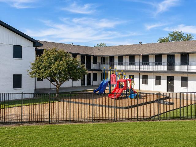 1 BR, 1 BA Apartment 1527 South Austin Avenue Unit 125, Denison, TX 75020