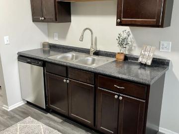 1 BR, 1 BA Apartment 1530 Bellows Street Unit 304, Saint Paul, MN 55118