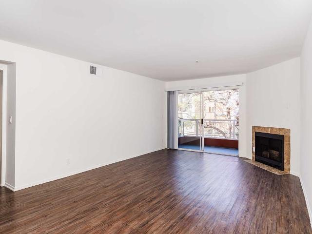 1 BR, 1 BA Apartment 1538 North Martel Avenue Unit 209, Los Angeles, CA 90046