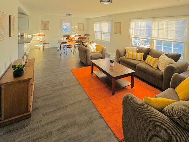 1 BR, 1 BA Apartment 1541 Oakwood Ave, Hanover Park, IL 60133