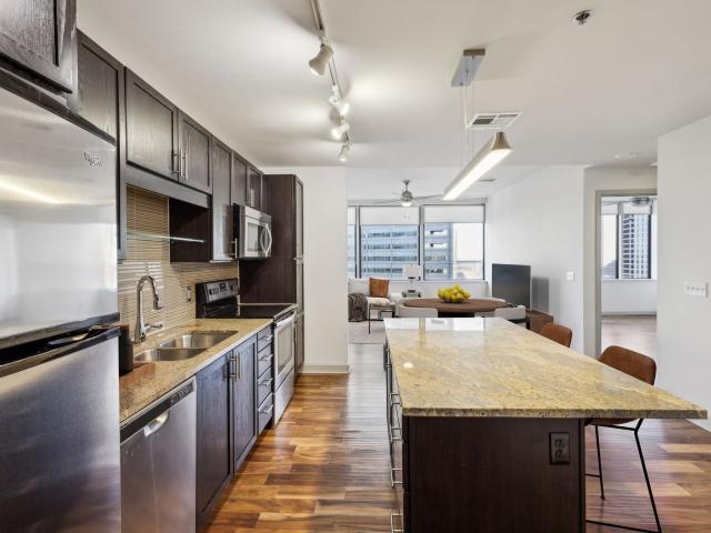 1 BR, 1 BA Apartment 1555 Elm Street Unit 2510, Dallas, TX 75201