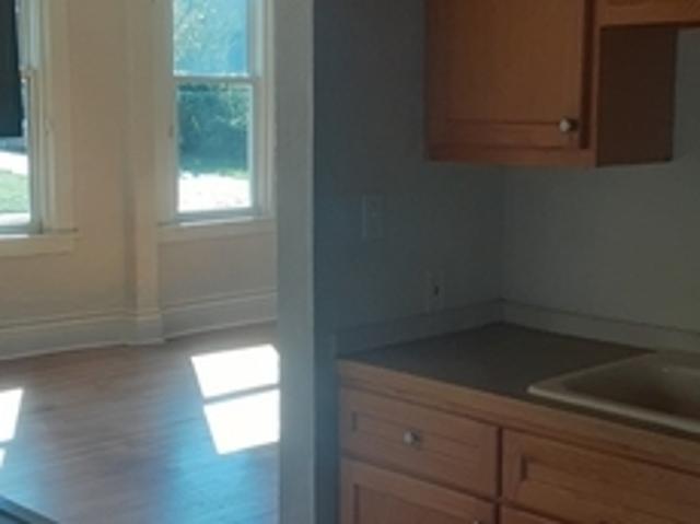 1 BR, 1 BA Apartment 1555 South 20th Street, Unit #1, Lincoln, NE 68502