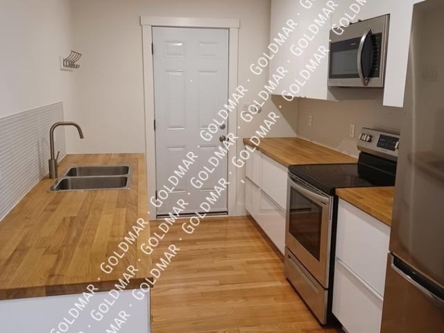 1 BR, 1 BA Apartment 1562 Ontario Street, Windsor, ON N9A 4H3