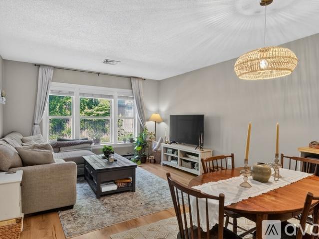 1 BR, 1 BA Apartment 15 Highland Street, Unit 108, West Hartford, CT 06119