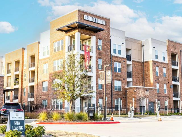 1 BR, 1 BA Apartment 1600 North Summit Avenue Unit 3415, Lewisville, TX 75077