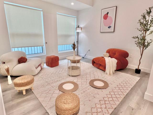 1 BR, 1 BA Apartment 1600 West 35th Street Unit 1602 W 35TH ST 307 Private Bathroom, Los Angeles, CA 90018