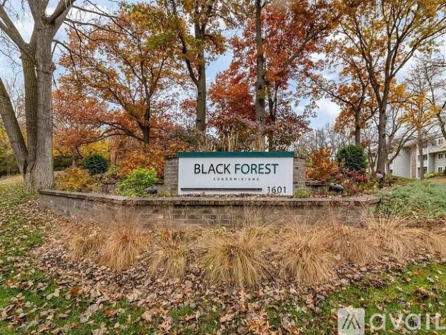 1 BR, 1 BA Apartment 1601 North Innsbruck Drive, Unit 184, Fridley, MN 55432