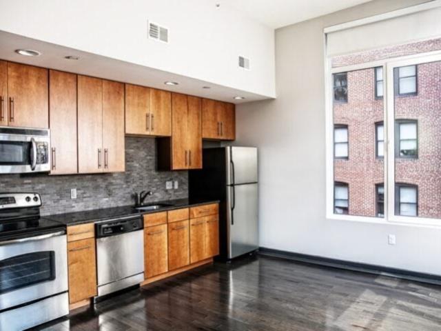 1 BR, 1 BA Apartment 1605 Sansom Street Unit 300, Philadelphia, PA 19103