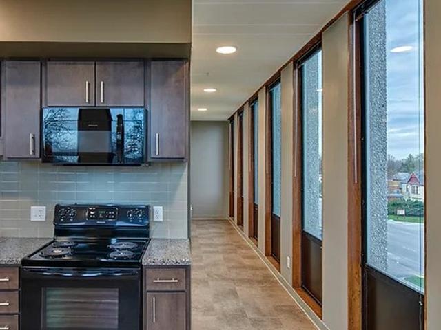 1 BR, 1 BA Apartment 1606 Brady Street Unit 1 214, Davenport, IA 52803