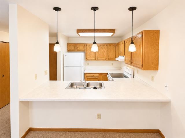 1 BR, 1 BA Apartment 1609 N. Thompson Dr Madison, WI 53704