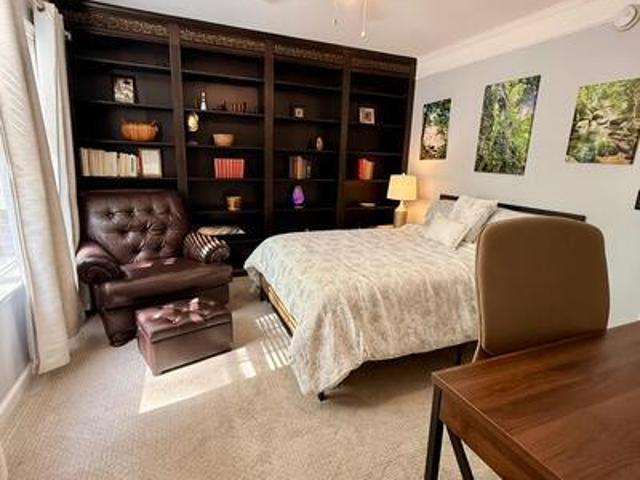 1 BR, 1 BA Apartment 1625 Elmwood Ct, Unit Study/Bedroom, Charlottesville, VA 22903
