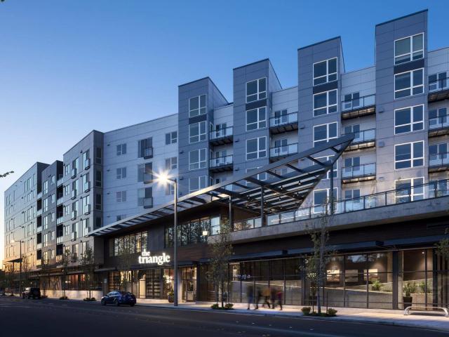 1 BR, 1 BA Apartment 16450 Redmond Way Unit 616, Redmond, WA 98052