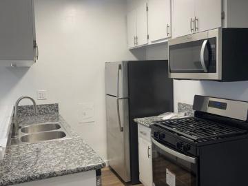 1 BR, 1 BA Apartment 1645 N. Winona Boulevard Unit 074#220, Los Angeles, CA 90027